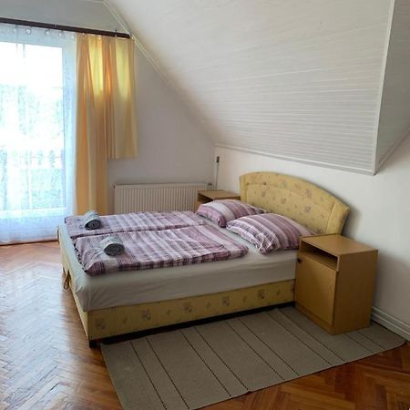 Kriszta Apartmanhaz Appartement Balatonlelle Buitenkant foto