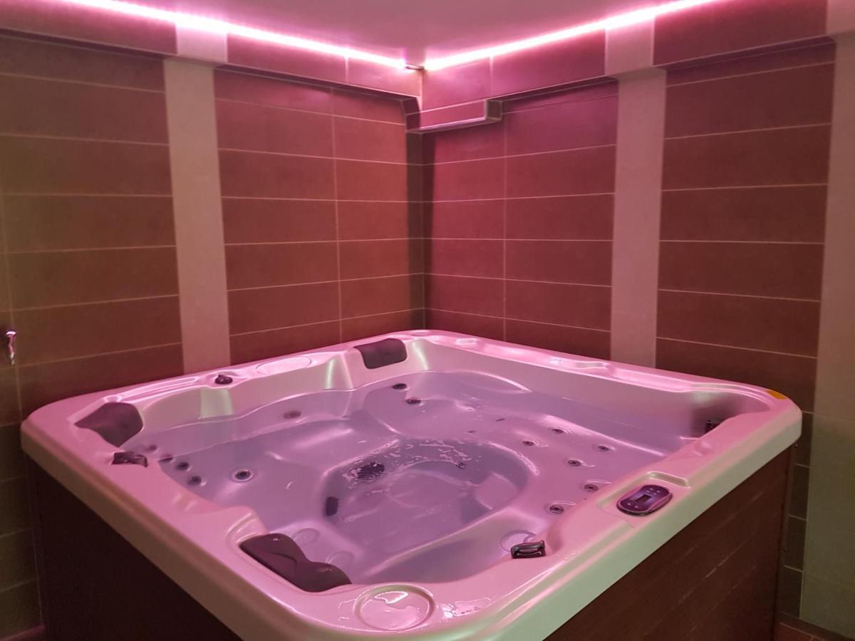 Kriszta Apartmanhaz Appartement Balatonlelle Buitenkant foto