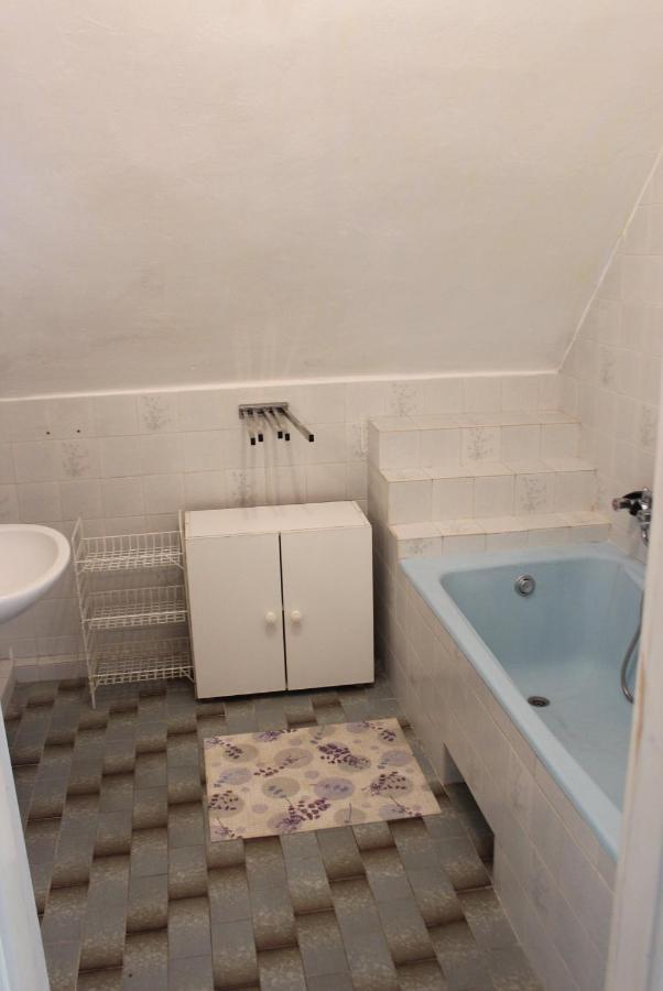 Kriszta Apartmanhaz Appartement Balatonlelle Buitenkant foto