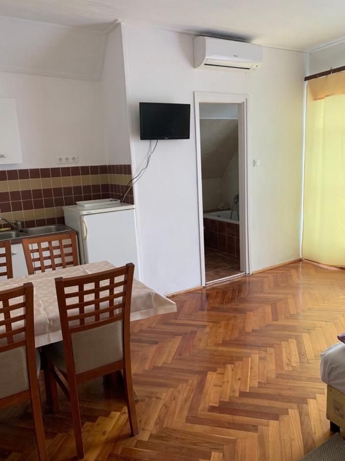 Kriszta Apartmanhaz Appartement Balatonlelle Buitenkant foto
