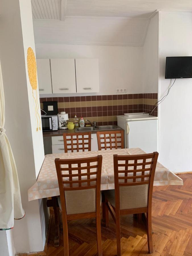 Kriszta Apartmanhaz Appartement Balatonlelle Buitenkant foto