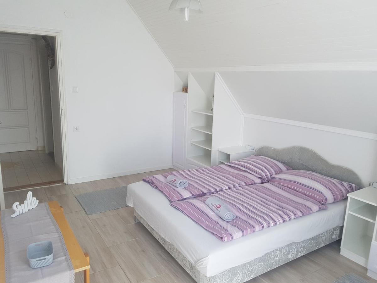 Kriszta Apartmanhaz Appartement Balatonlelle Buitenkant foto