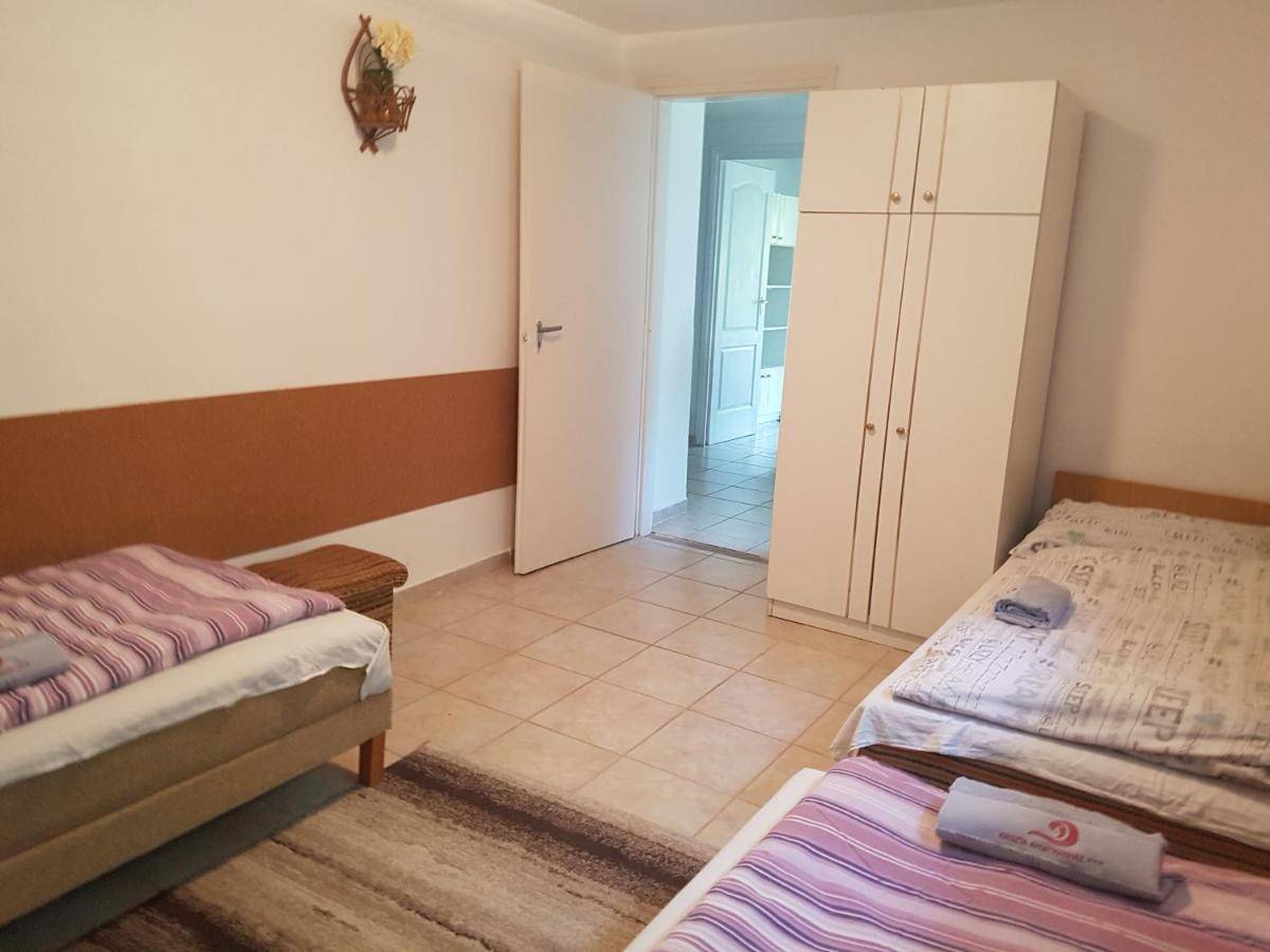 Kriszta Apartmanhaz Appartement Balatonlelle Buitenkant foto