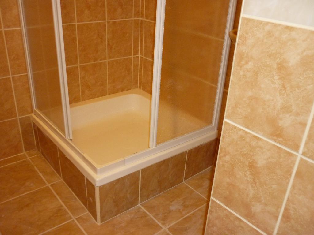Kriszta Apartmanhaz Appartement Balatonlelle Buitenkant foto