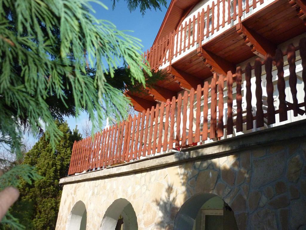 Kriszta Apartmanhaz Appartement Balatonlelle Buitenkant foto