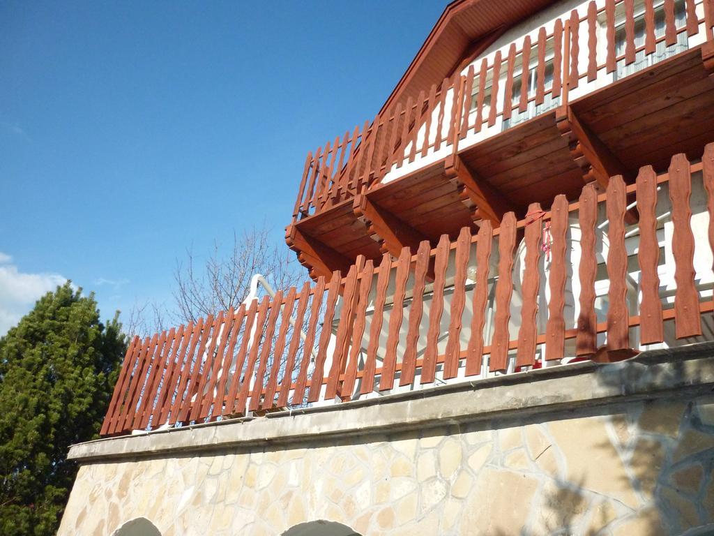 Kriszta Apartmanhaz Appartement Balatonlelle Buitenkant foto