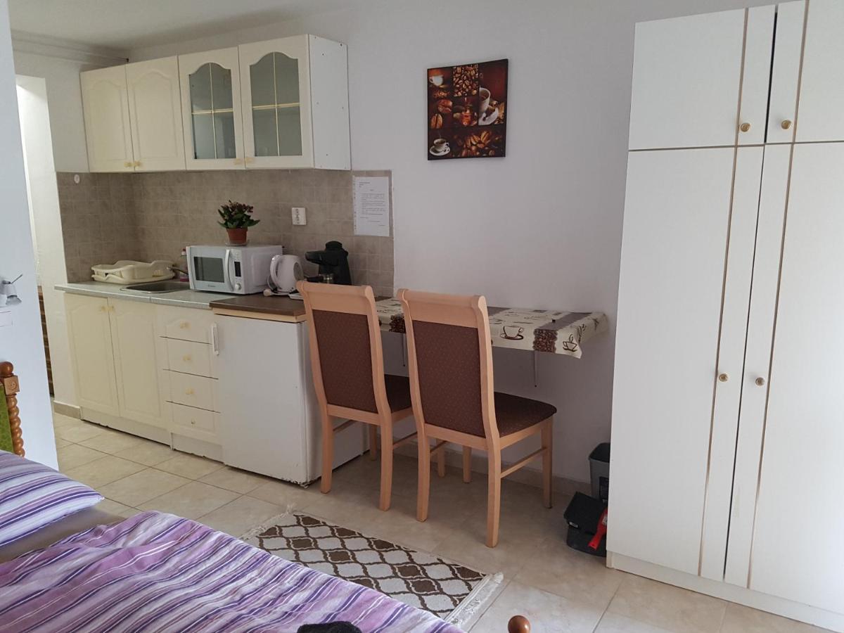 Kriszta Apartmanhaz Appartement Balatonlelle Buitenkant foto