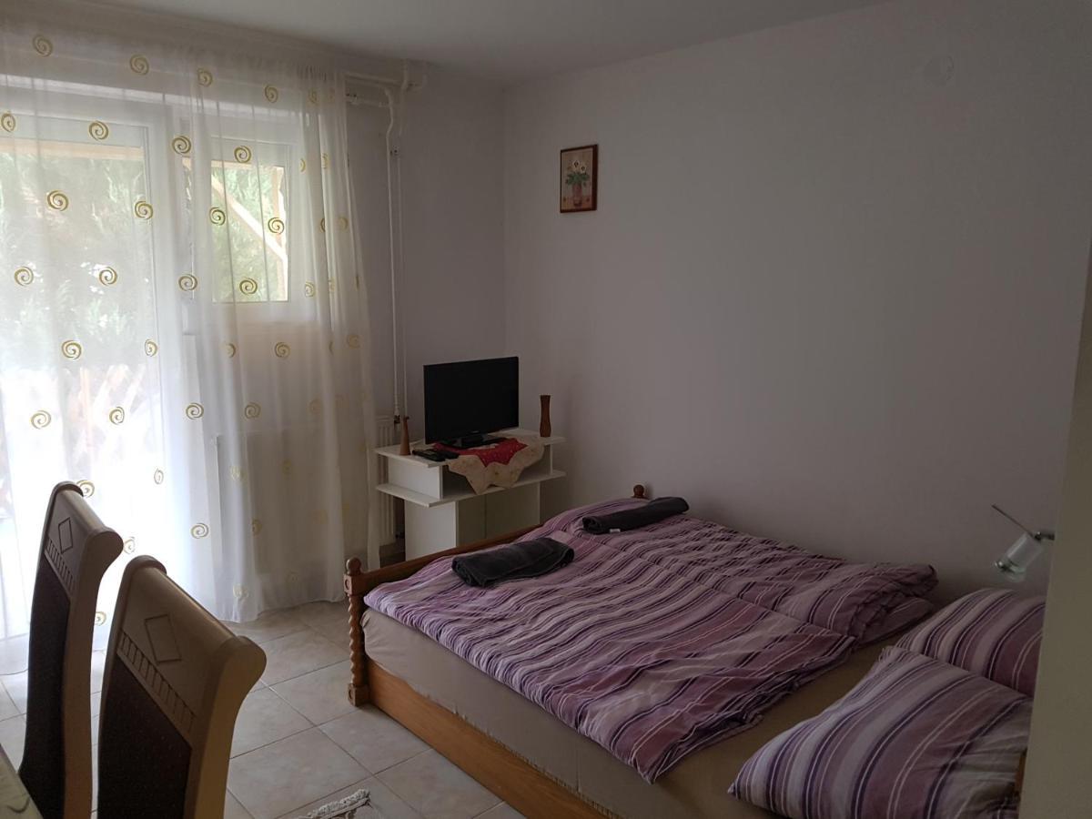 Kriszta Apartmanhaz Appartement Balatonlelle Buitenkant foto