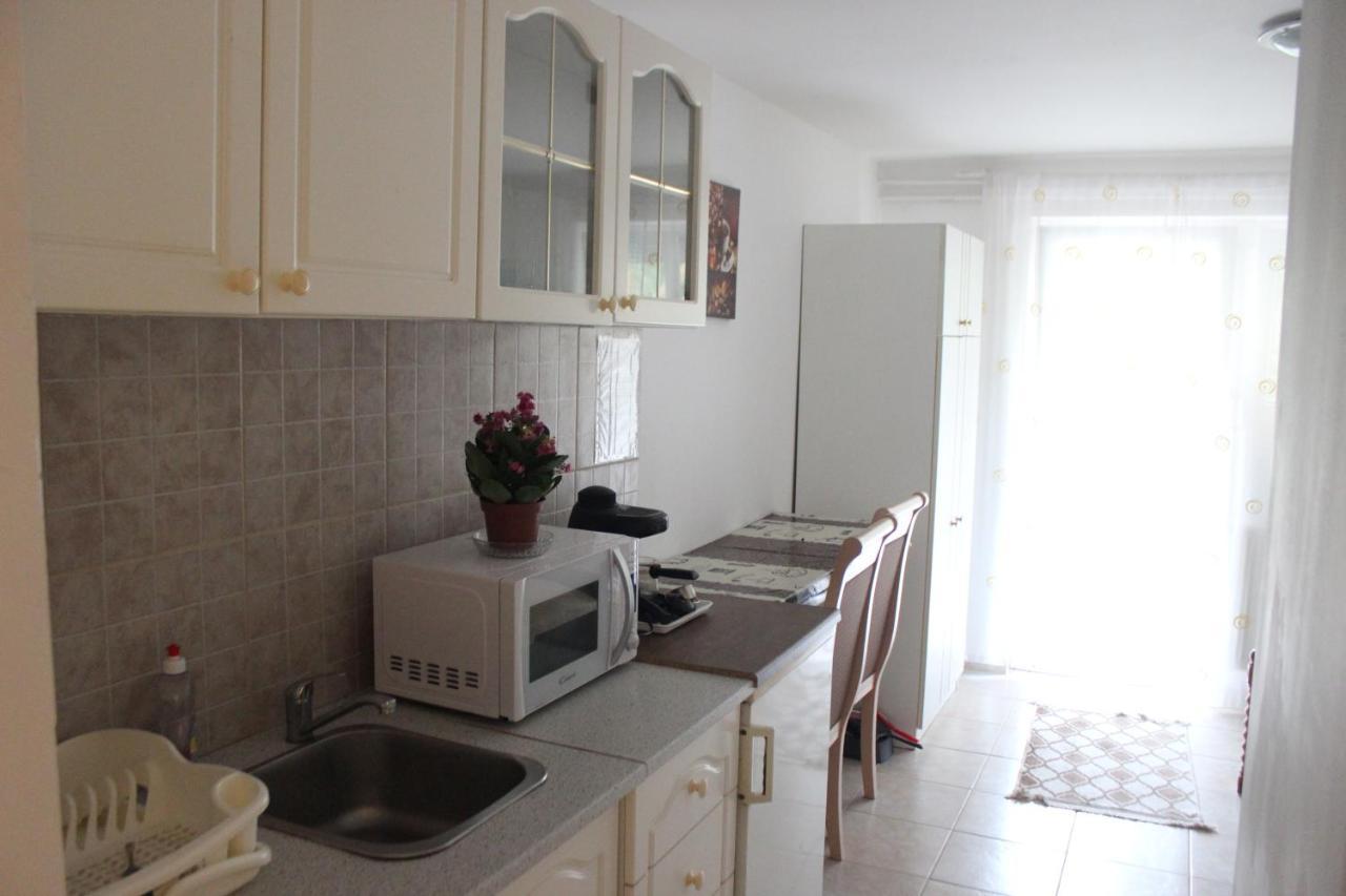 Kriszta Apartmanhaz Appartement Balatonlelle Buitenkant foto