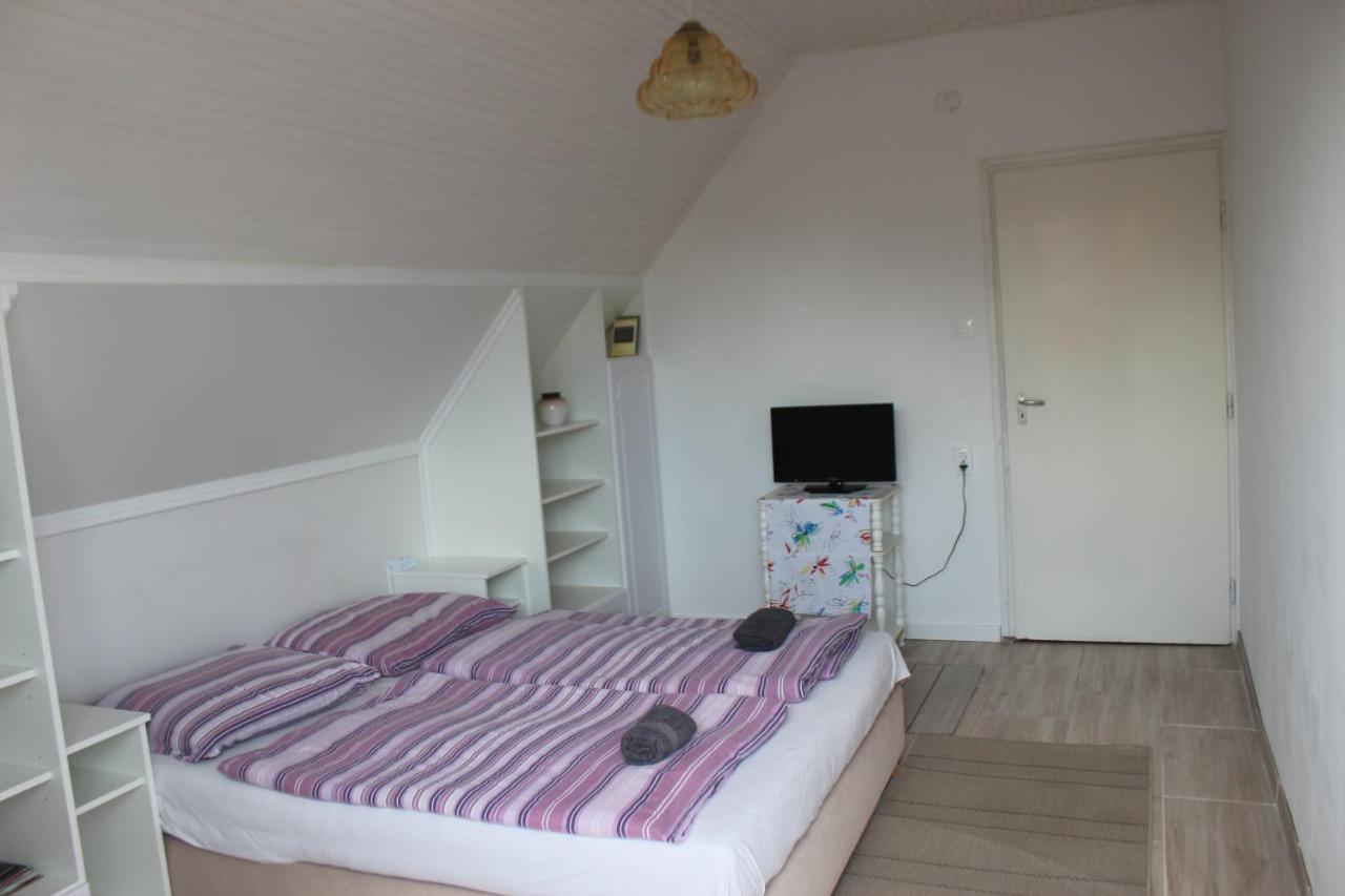 Kriszta Apartmanhaz Appartement Balatonlelle Buitenkant foto